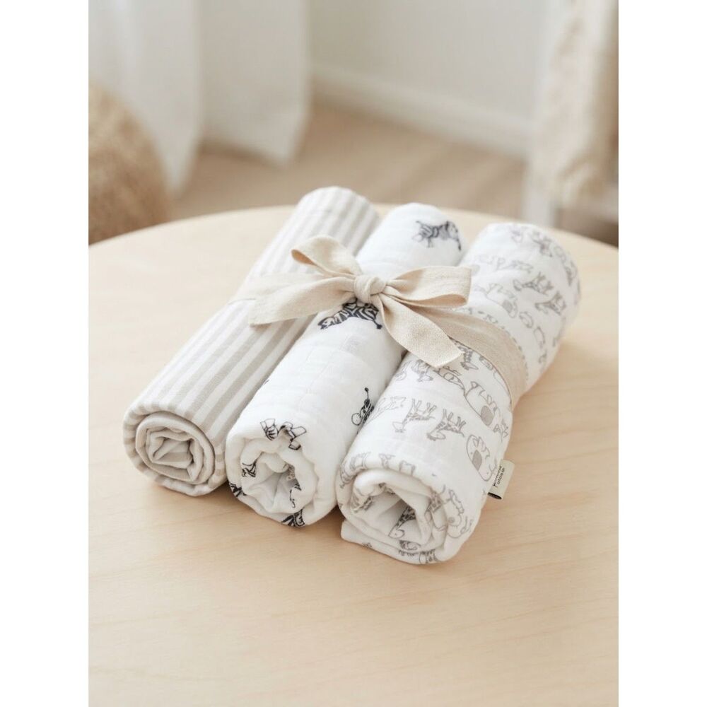 Cloud Island Amazing Baby Muslin Swaddle Blanket Bundle 3-Pack Neutral NWOT